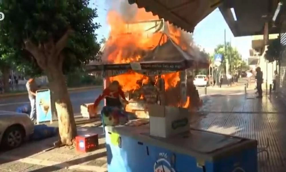 Κάηκε ολοσχερώς περίπτερο στη Καλλιθέα